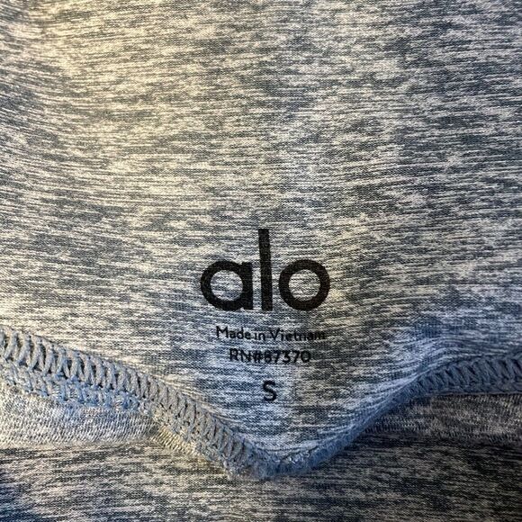 ALO YOGA Gray Cropped Leggings Ribbed Waist and Cuffs Small - Picture 6 of 7